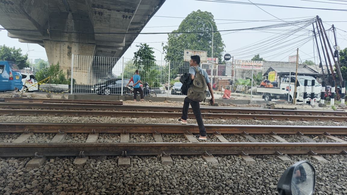 Pagar Pembatas di Jalur KRL Kebon Pedes Bogor Dibangun Antisipasi Korban Bertambah 1 WhatsApp Image 2026 07 01 at 09.54.00