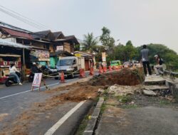 Perbaikan Jalan Longsor Kebon Pedes Dimulai, Lalu Lintas Diberlakukan Buka Tutup