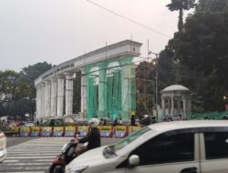 Tiang Lawang Salapan Bogor Diperbaiki dan Dicat Ulang