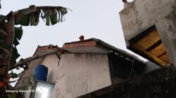 Pohon Kicopong Tumbang Timpa Rumah Warga di Cilendek Barat 2 WhatsApp Image 2026 07 09 at 19.28.19