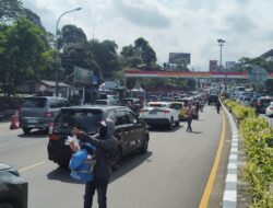 Penghujung Libur Sekolah, 42 Ribu Kendaraan Padati Puncak, One Way Diberlakukan