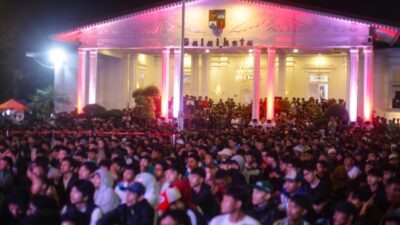 Ribuan Masyarakat Padati Balai Kota Bogor untuk Nobar Final Piala Dunia 8 WhatsApp Image 2026 07 20 at 17.36.48