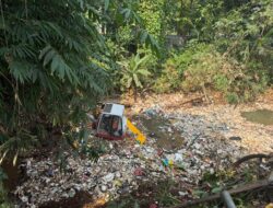 Sampah Menumpuk di Kali Baru, Kulkas hingga Kasur Ditemukan
