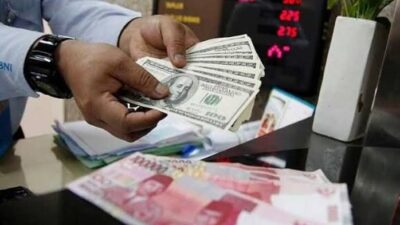 Sentimen Pasar Masih Menekan Rupiah, Investor Cermati Data Ekonomi Domestik