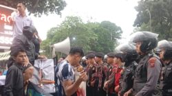 Bawa 9 Tuntutan, Mahasiswa Demo di Istana Bogor