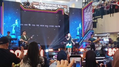 HUT ke-20 Botani Square, Rossa Bikin Bogor Terharu