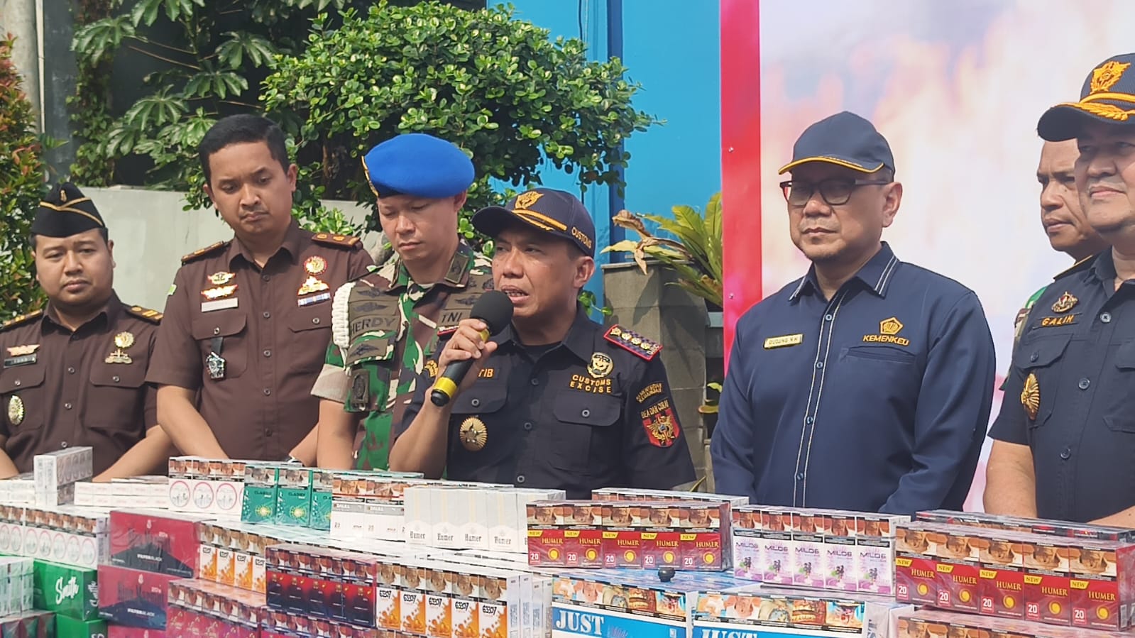 Bea Cukai Bogor Musnahkan 10 Juta Rokok Ilegal 3 Bea Cukai Bogor Musnahkan 10 Juta Rokok Ilegal 3