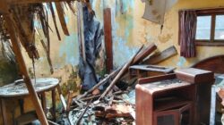 Atap Rumah di Bojongkerta Ambruk Diterjang Hujan Deras