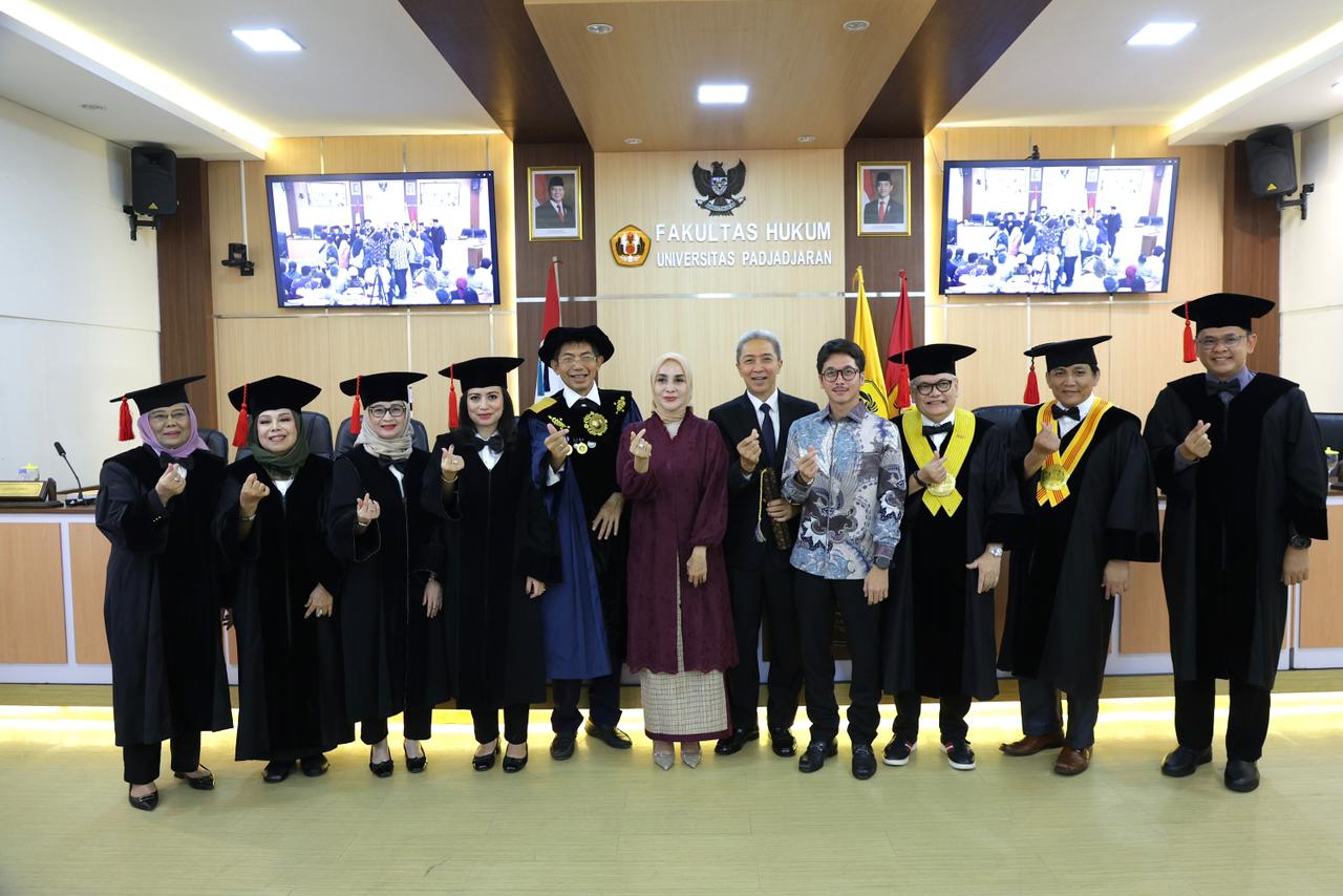 Dedie Rachim Raih Gelar Doktor Ilmu Hukum, Dorong Sentralisasi Data Nasional Perkuat Kebijakan 3 1001604320