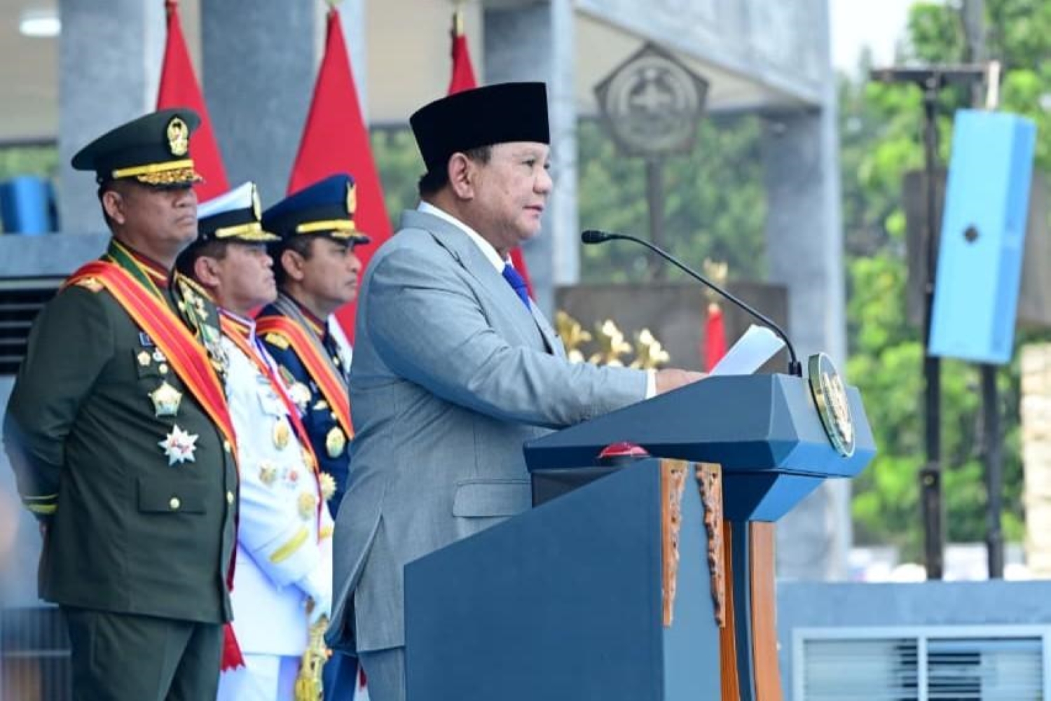 Presiden Prabowo memimpin upacara HUT ke-81 TNI di Cilangkap