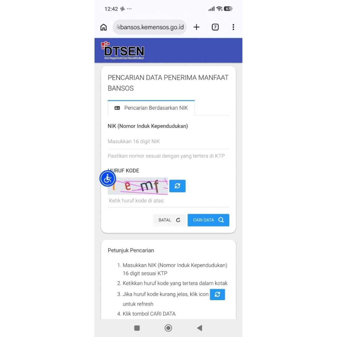 Bansos Kuartal IV Cair! Cek PKH, BPNT dan Bantuan Pendidikan 1 Warga memeriksa status bantuan sosial pemerintah melalui layanan resmi Cek Bansos