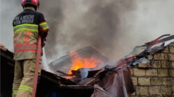 Korsleting Listrik, Kebakaran Lahap 2 Rumah di Menteng Bogor