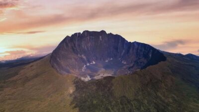 Gunung di Indonesia Ini Pernah Bikin Dunia Kehilangan Musim Panas