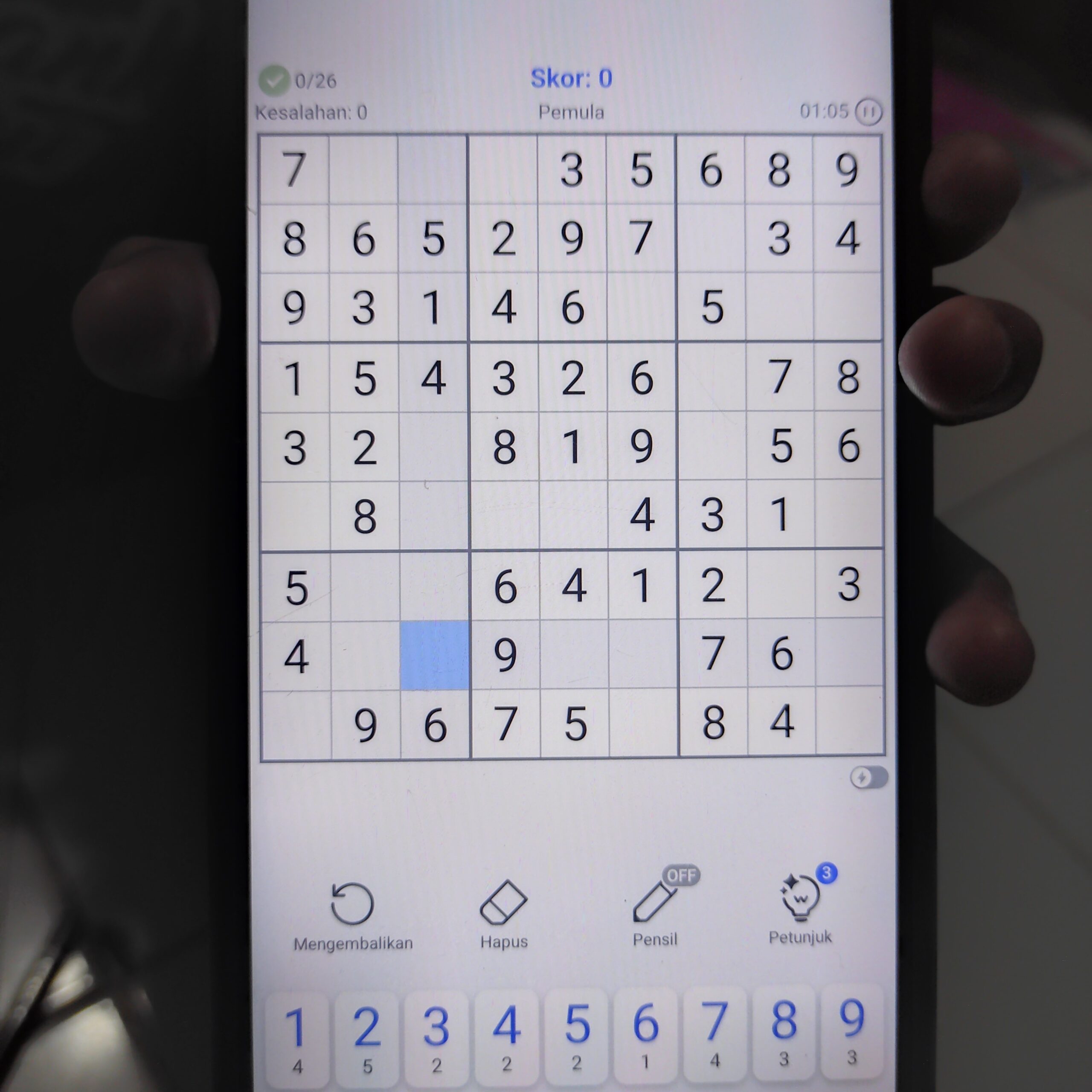 5 Manfaat Bermain Sudoku, Teka-Teki Angka yang Mengasah Otak 1 Bermain Sudoku dengan mengisi teka-teki angka untuk melatih konsentrasi dan penalaran logis