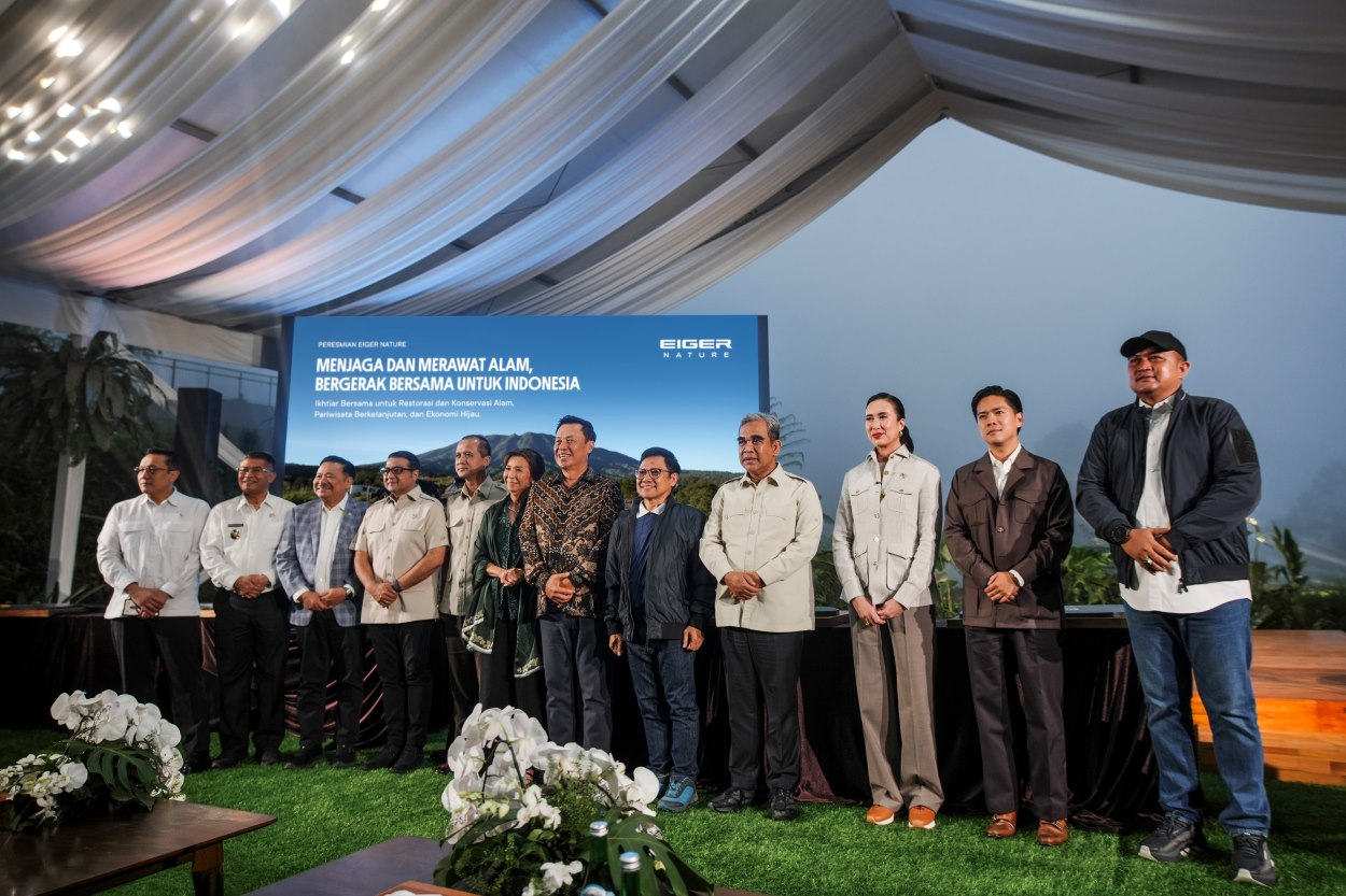 EIGER Nature Resmi Dibuka, Menteri Pariwisata Apresiasi Komitmen Wisata Alam Berkelanjutan 1 Peresmian EIGER Nature di Kabupaten Bogor sebagai destinasi ekowisata yang memadukan petualangan, edukasi, dan pelestarian alam.