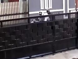 Terekam CCTV, Pelajar SMA di Bogor Dijambret hingga Terjatuh