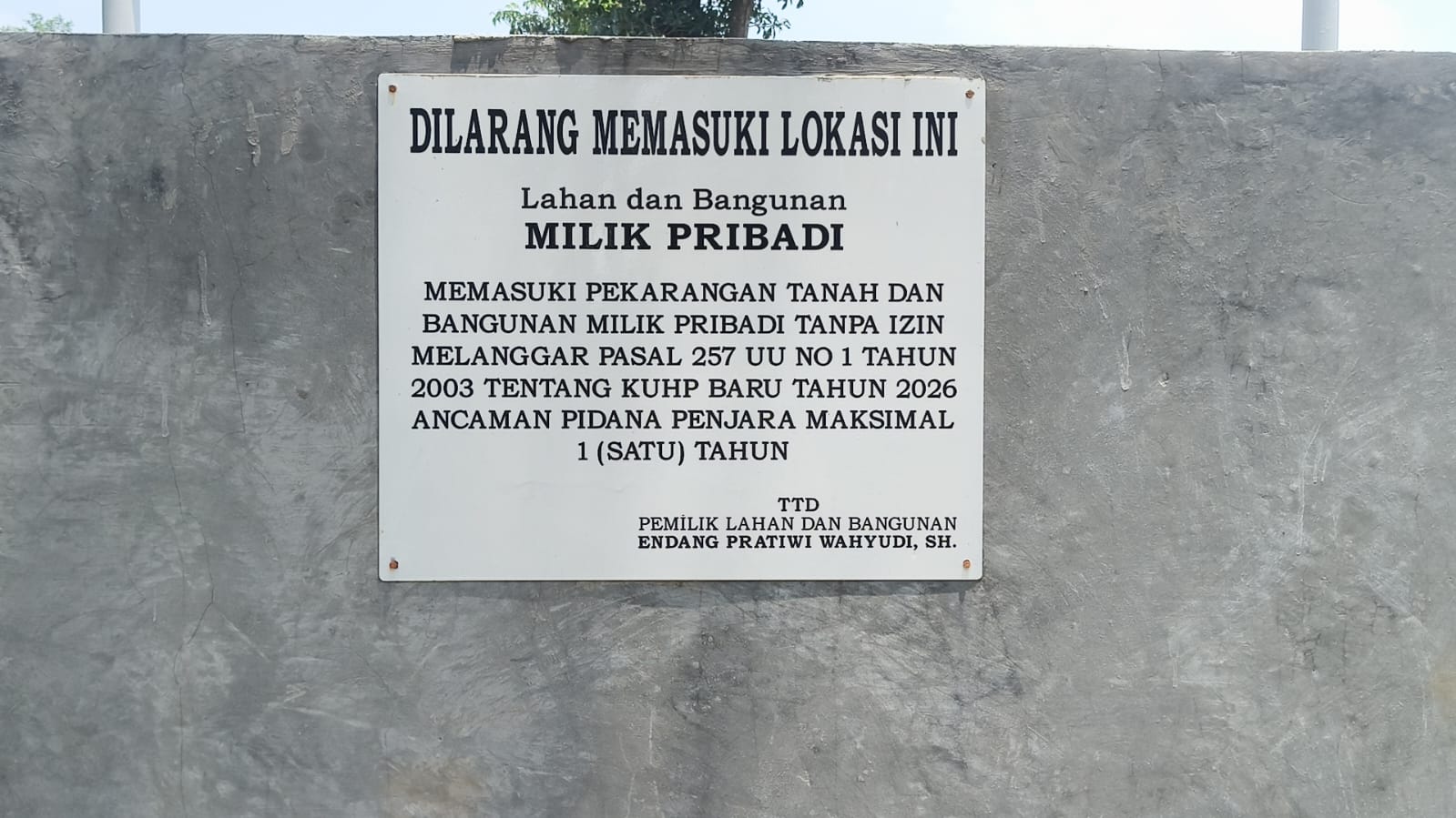 Proses pengosongan bangunan vila di atas lahan seluas 4,1 hektare di Blok Kina 45, Desa Cipelang, Kecamatan Cijeruk, Kabupaten Bogor.