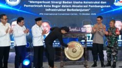 Wali Kota Bogor Dedie A. Rachim menyampaikan strategi pembiayaan pembangunan infrastruktur dalam Muscab X Gapensi Kota Bogor di IPB International Convention Center.