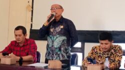 Pelayanan aktivasi Identitas Kependudukan Digital di Kelurahan Cilendek Barat, Kecamatan Bogor Barat, Kota Bogor, untuk mendukung digitalisasi bantuan sosial.