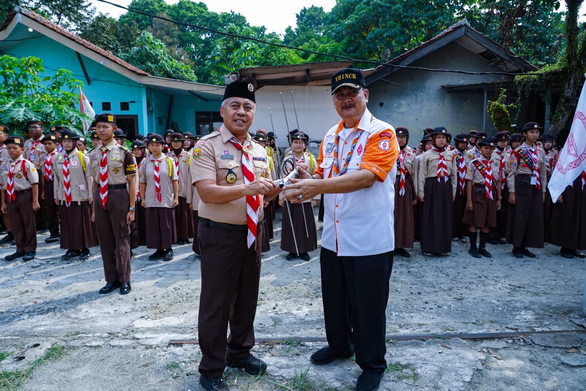 Sekda Kota Bogor Denny Mulyadi membuka kegiatan JOTA-JOTI 2026 di Sekretariat ORARI Lokal Bogor.