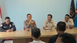Kapolresta Bogor Kota Kombes Pol. Adhitya Panji Anom bersama jajaran Pejabat Utama bersilaturahmi dengan Ketua dan pengurus PWI Kota Bogor di Mako PWI, Jalan Tirto Adhi Suryo, Kamis 22 Oktober 2026.