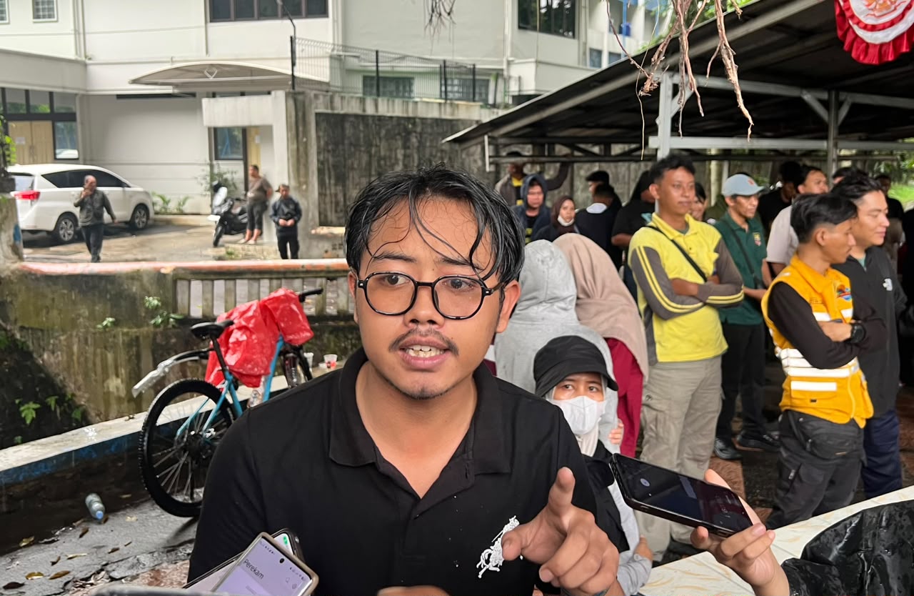Demo di Istana Bogor, Mahasiswa UIKA Desak Evaluasi Karhutla dan Pendidikan 2 WhatsApp Image 2026 10 22 at 19.54.05