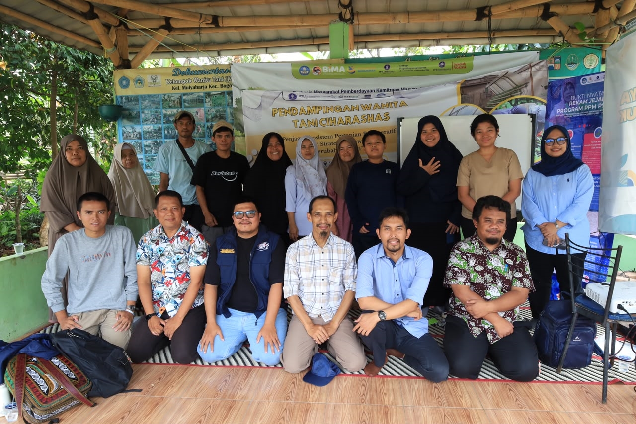 IPB University Bantu KWT dan KTD Mulyaharja Kembangkan Model Bisnis Pertanian 1 WhatsApp Image 2026 10 25 at 18.14.24