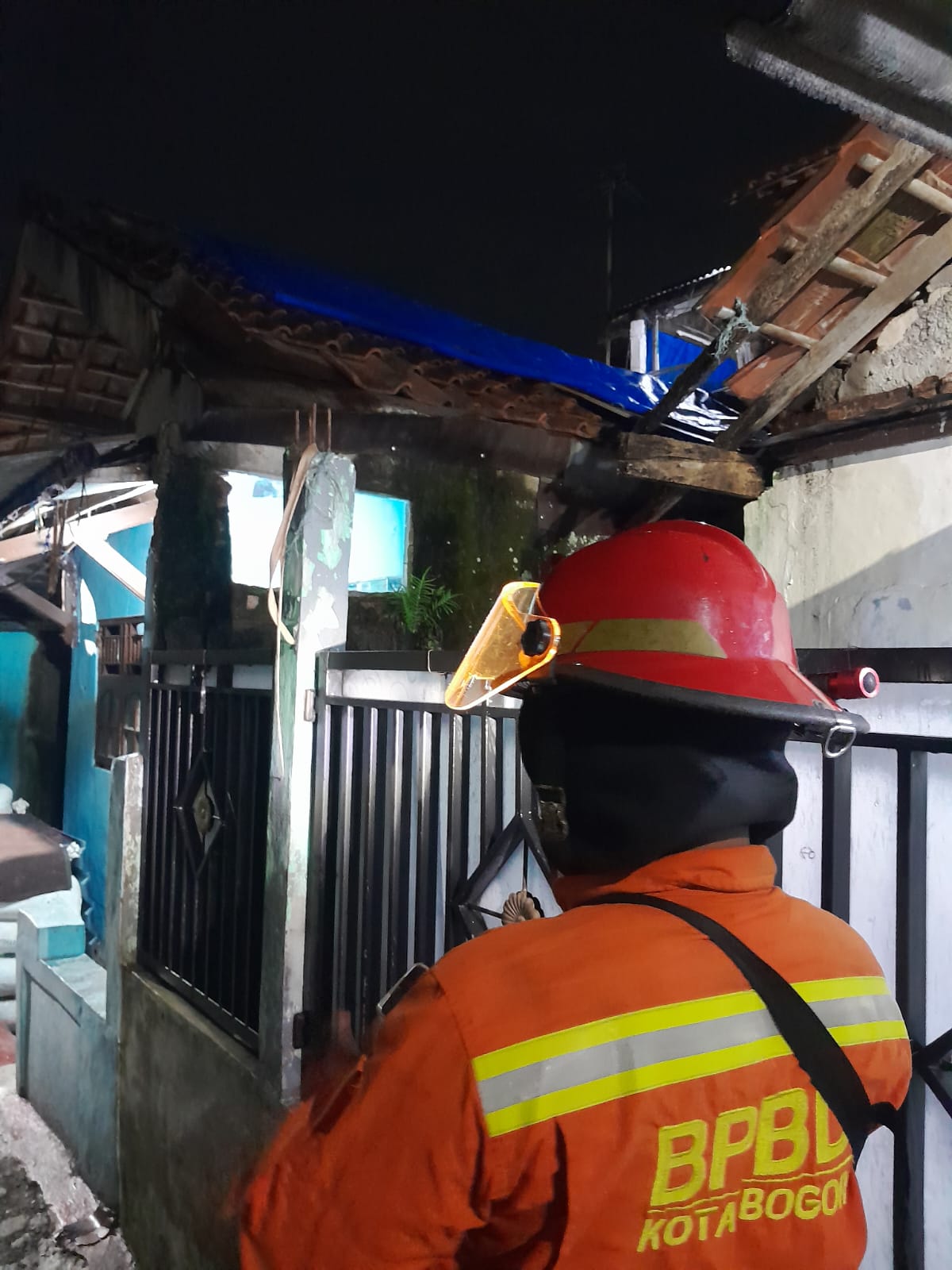 Atap Lapuk Ambruk Timpa Rumah Warga di Kebon Kalapa Bogor, BPBD Turun ke Lokasi 2 WhatsApp Image 2026 10 29 at 20.45.40