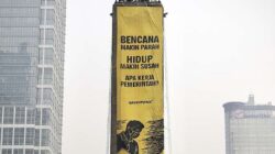 Spanduk Greenpeace di Bundaran HI, Kenapa Polda Turun Tangan?