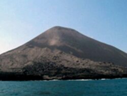 26 Kali Erupsi! Anak Krakatau Naik ke Level Siaga