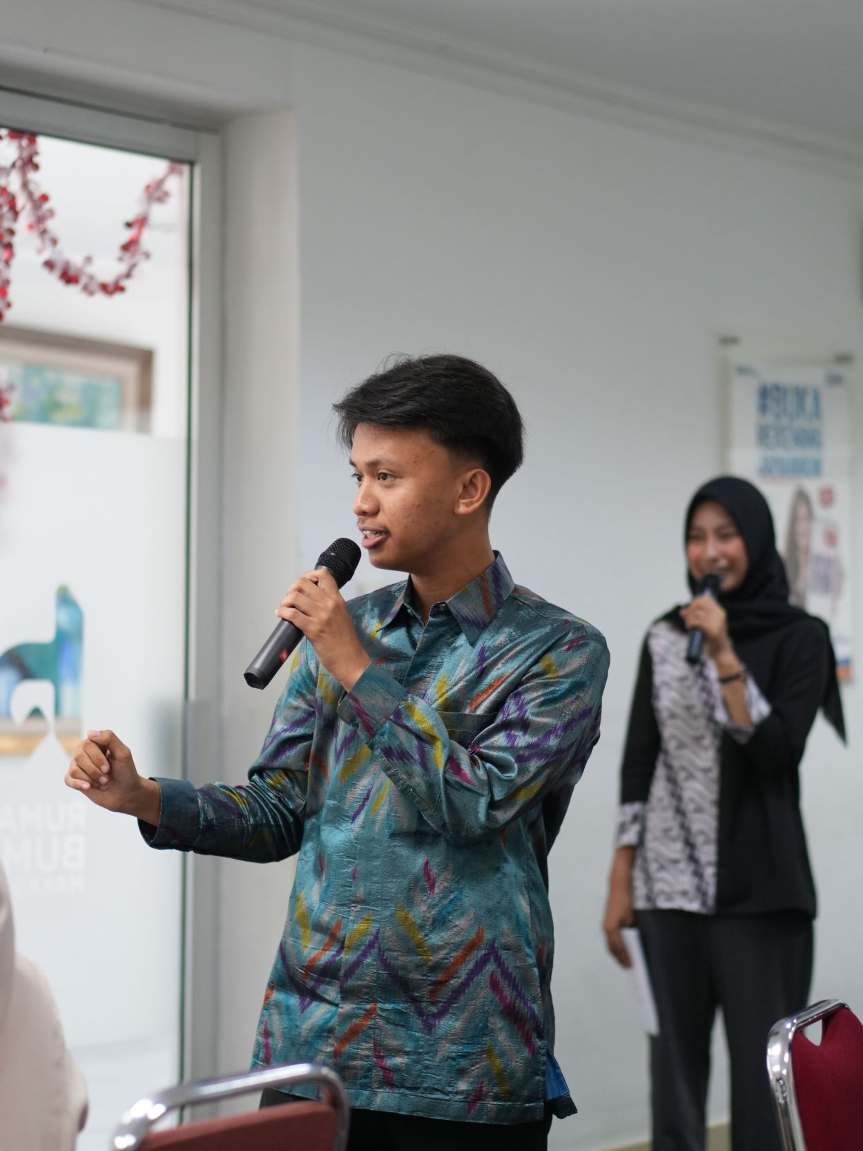 Warga mengikuti forum musyawarah untuk menyampaikan aspirasi dan mengawal perencanaan pembangunan daerah.