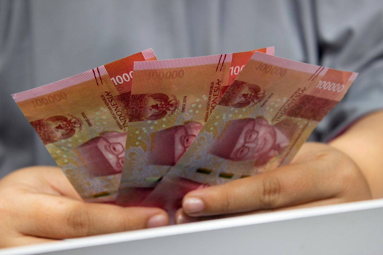 BLT Tepat Sasaran, Begini 4 Tahap Pembaruan Data Penerima Bantuan Sosial 1 penyaluran bantuan langsung tunai kepada masyarakat penerima manfaat melalui program perlindungan sosial pemerintah.