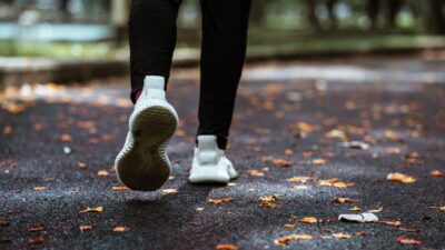 Rutin Jalan Kaki? Ini 5 Manfaat yang Bisa Dirasakan Tubuh