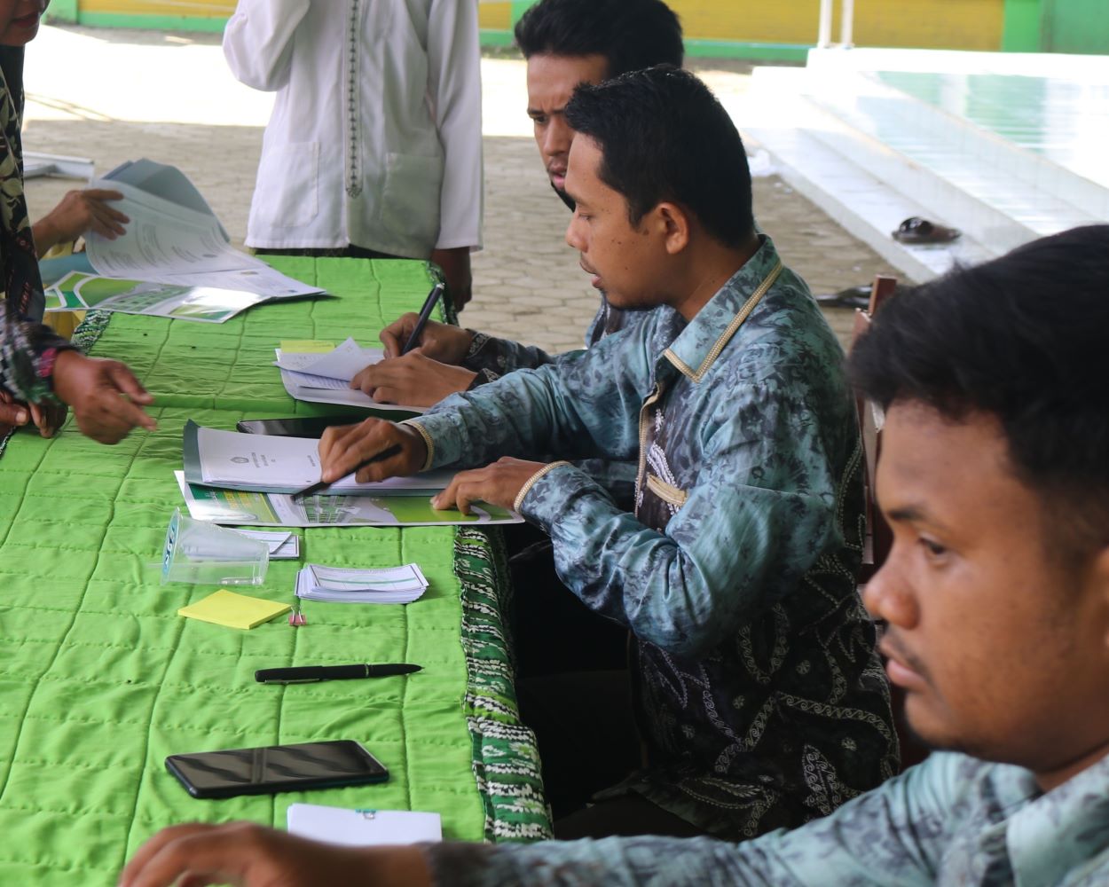 BLT Tepat Sasaran, Begini 4 Tahap Pembaruan Data Penerima Bantuan Sosial 2 pexels muhaimin abdul aziz 101521657 15888209