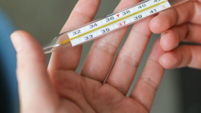 Demam Dengue dan DBD, Apa Bedanya? Kenali Penyebab dan Cara Mencegahnya